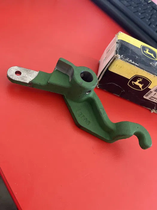 Brat ambreiaj John Deere R119441